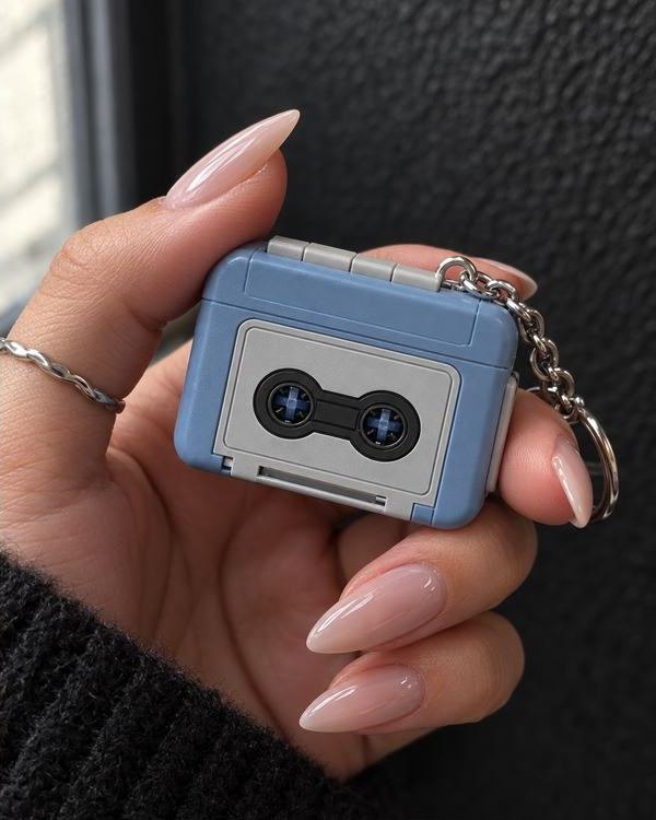 Retro Tape Recorder Keychain, photo 2